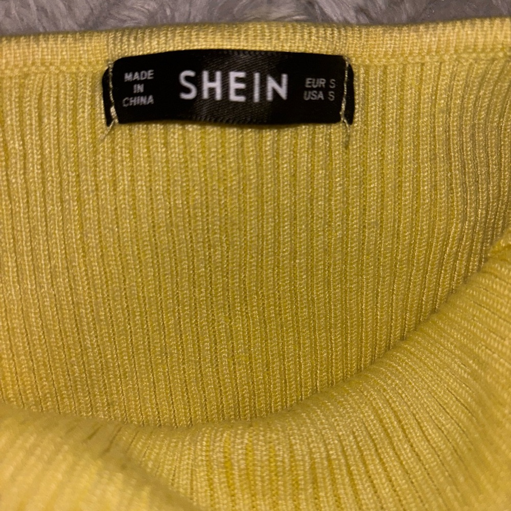 Yellow Ribbed Halter Top ⭐️ - Picture 4 of 6